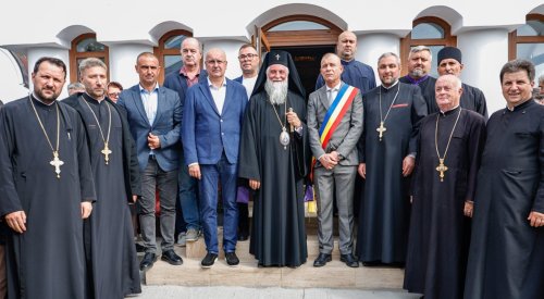 Două lăcaşuri sfinţite într‑o parohie din judeţul Gorj