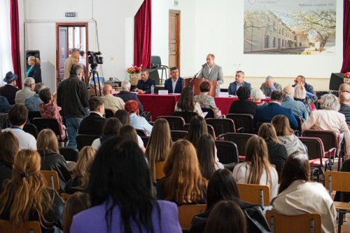 Festival cu aromă de gutui și pâine caldă pentru Zaharia Stancu 