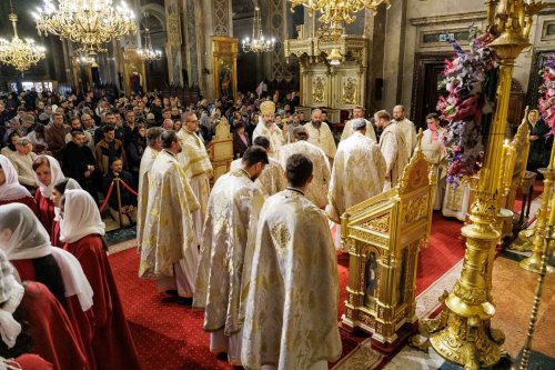 Liturghie arhierească în ajun de hram la Catedrala Mitropolitană din Iași