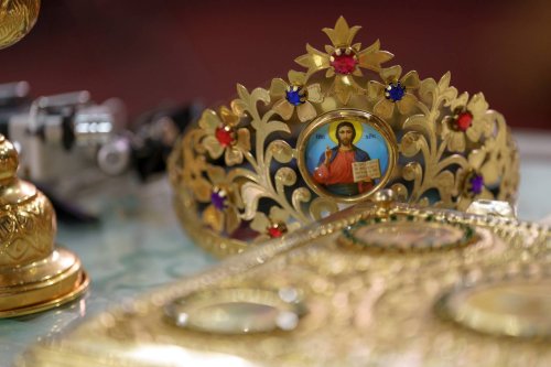 Familia, legătura dintre un bărbat şi o femeie, binecuvântată de Dumnezeu