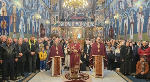 Hram la Mănăstirea Dumbrava, judeţul Alba