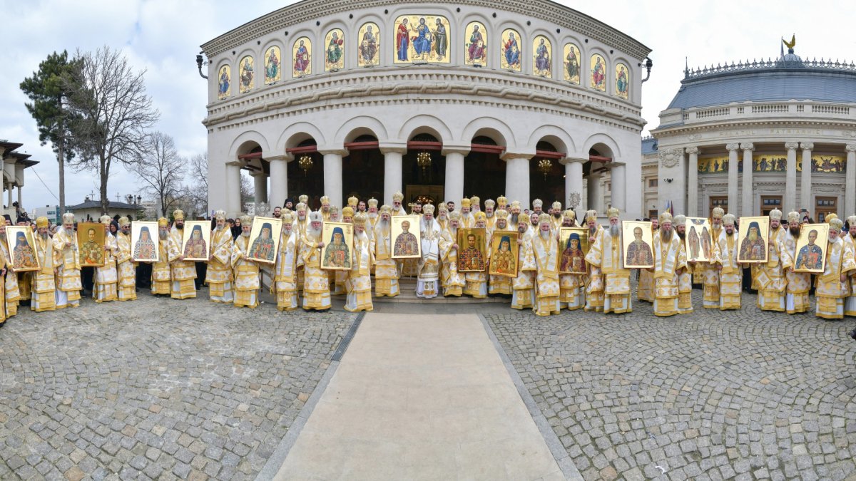 Liturghie solemnă dedicată Centenarului Patriarhiei Române