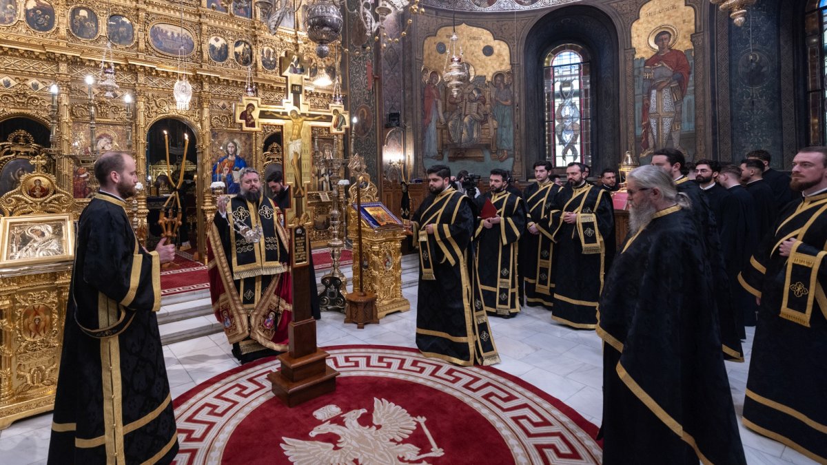 Slăvirea îndelung‑răbdării lui Dumnezeu la Denia celor 12 Evanghelii