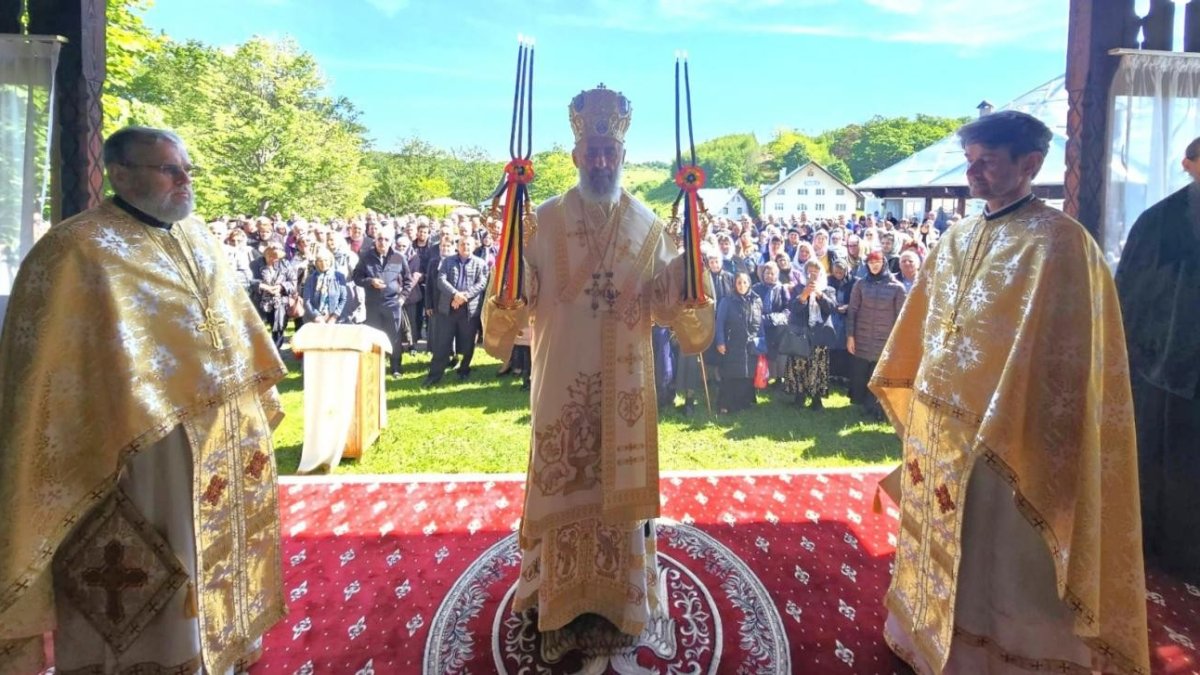 Liturghie arhierească la hramul Mănăstirii Afteia, judeţul Alba