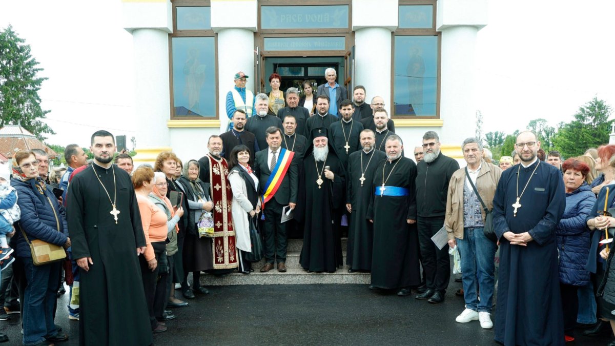 Resfințirea Bisericii „Izvorul Tămăduirii” din Târgu Jiu