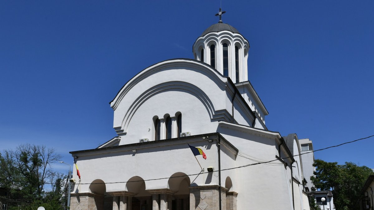 Sclipirile Luminii: Biserica „Sfinţii Împăraţi Constantin şi Elena”- Parcul Călăraşi, Bucureşti
