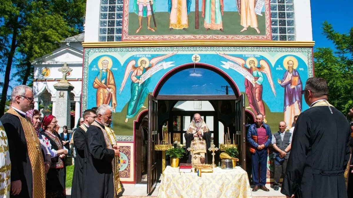 Sfințire de clopotniță în parohia vasluiană Grivița