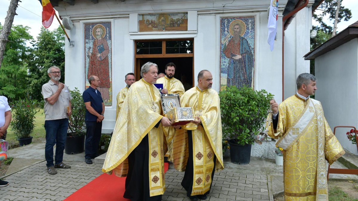 Binecuvântarea Sfântului Sfințit Mucenic Ciprian în Parohia Cocioc
