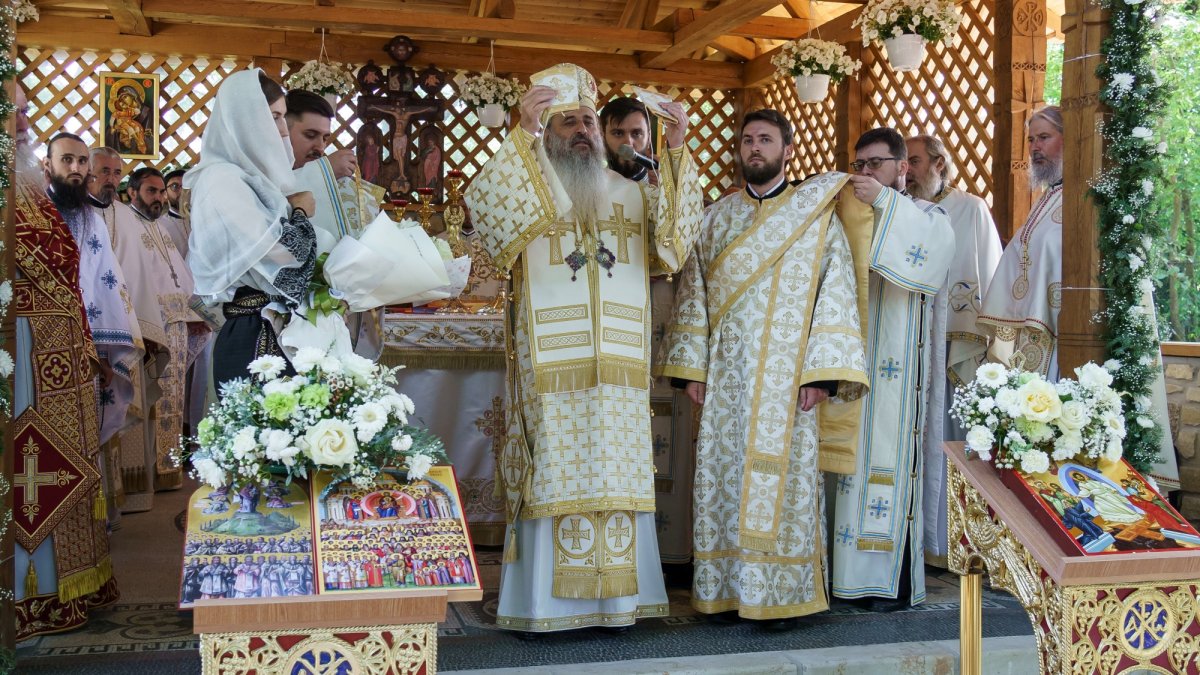 Sfinții români sărbătoriți la Mănăstirea Bucium