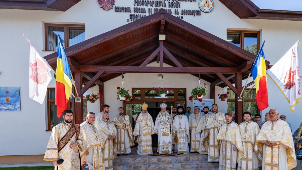 Binecuvântarea unei bogate lucrări filantropice de la o parohie din Bacău 