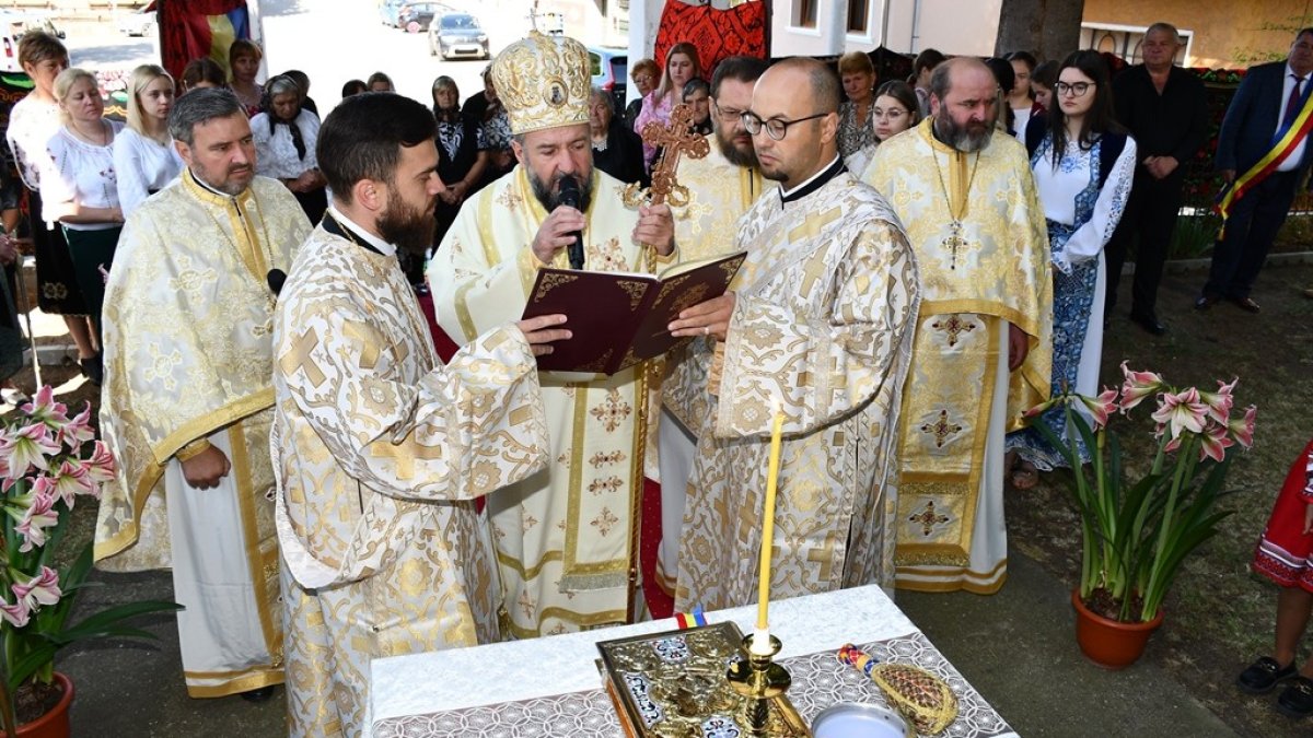 Înnoire și binecuvântare în Parohia Petnic din Banatul Montan