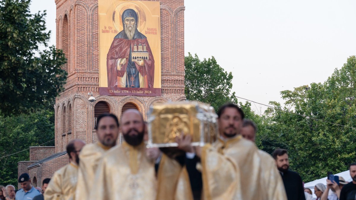 Programul evenimentelor liturgice care vor avea loc cu ocazia sărbătorii „Aducerii moaștelor Sfântului Cuvios Dimitrie cel Nou la București” (11-13 iulie)