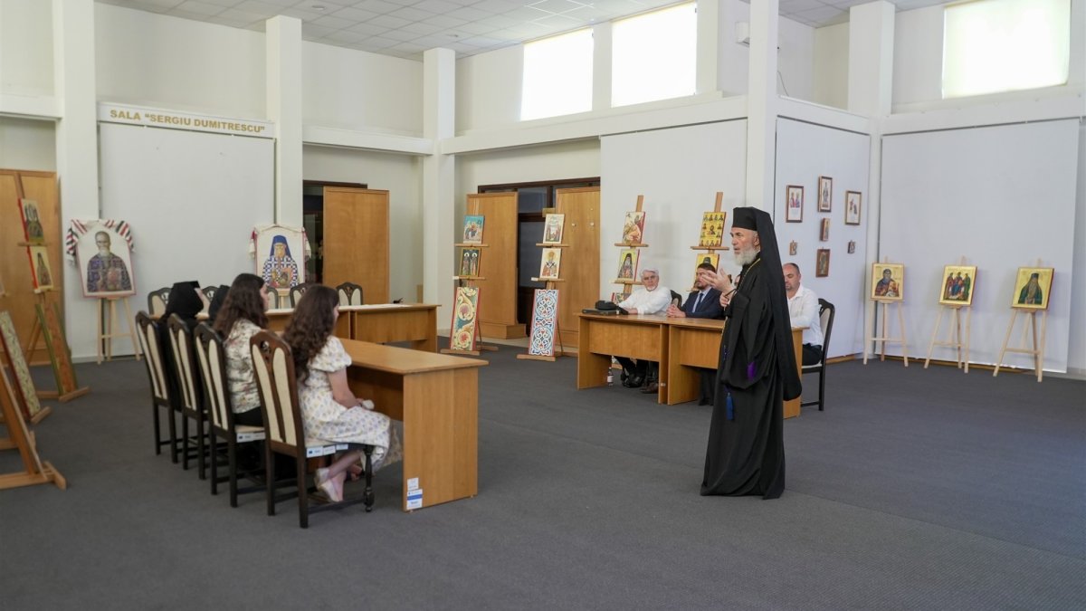 Examene pentru studenţii şi masteranzii teologi din Galaţi