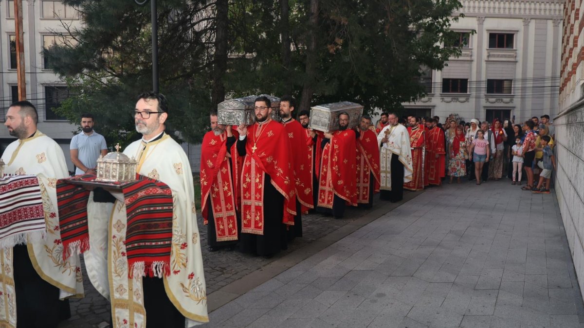 Sfântul Ierarh Nifon cinstit cu evlavie la Craiova