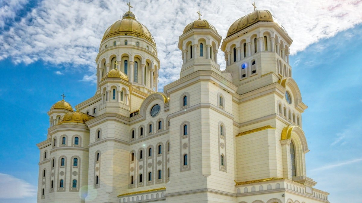 „Și s-a deschis Templul lui Dumnezeu, cel din cer...”