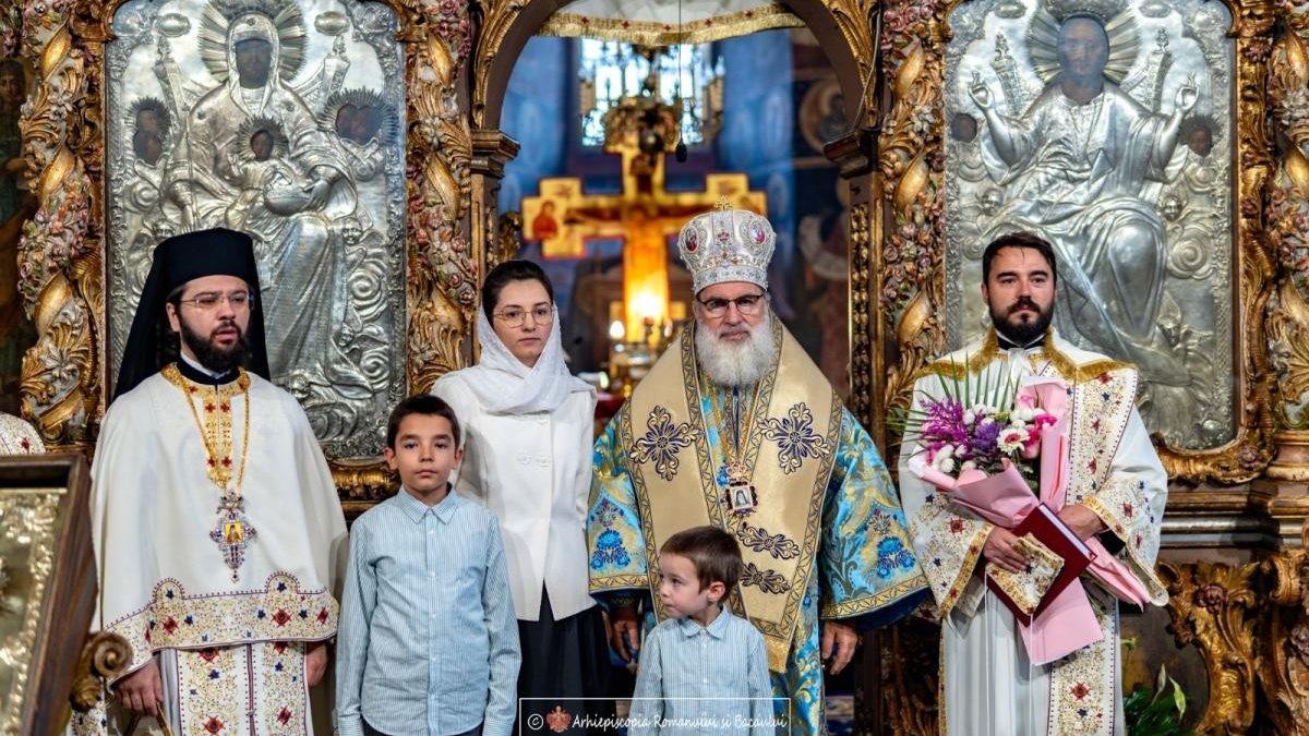 Pomenirea Sfinților Arhangheli Mihail și Gavriil la catedrala din Roman