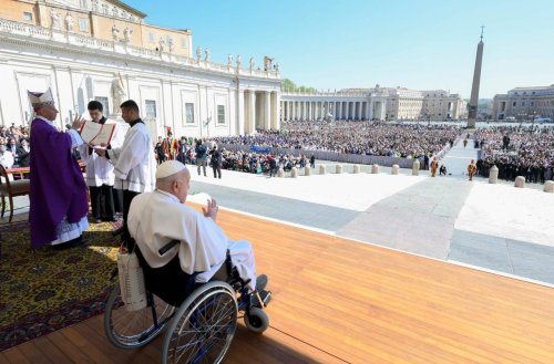 Prima apariţie publică a Papei Francisc după externare