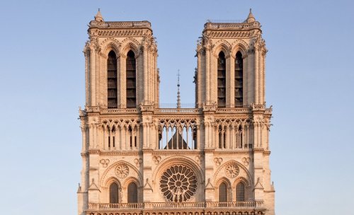 Turiștii vor putea urca  din nou în turnurile de la Notre-Dame 